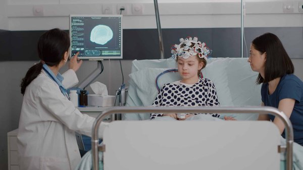 Comment la technologie de charge sans fil Qi a-t-elle évolué pour les appareils mobiles en 2024 ?