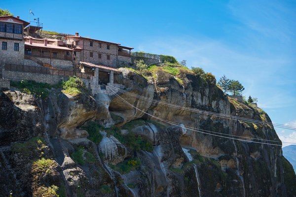 Existe-t-il des applications Android spécifiques pour suivre les cyclones et les tempêtes en temps réel?