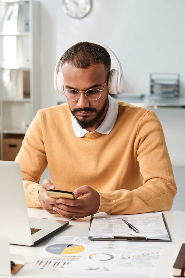 Quelle est la meilleure application pour la gestion de la lumière bleue sur les appareils numériques ?