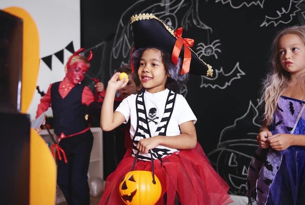 Quelle application de suivi financier gère au mieux les différentes devises pour les voyageurs fréquents?