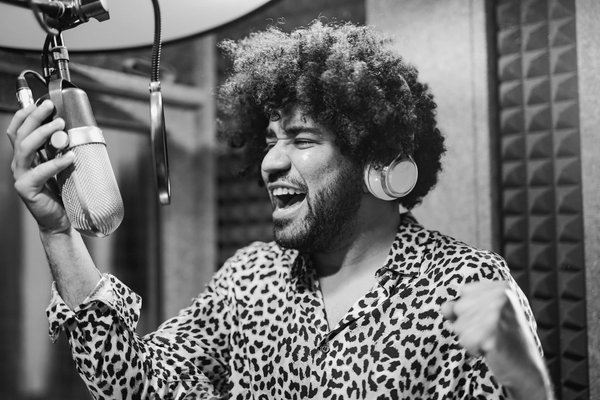 Comment choisir le meilleur microphone à condensateur pour un home studio d'enregistrement?